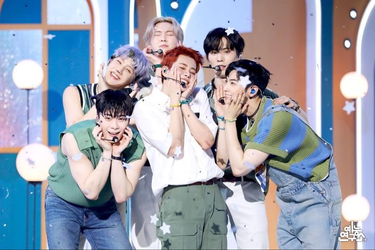 anjaja__'s tweet photo. @ASTRO_Staff @CHAEUNWOO_offcl 별처럼 빛나는 우리 아스트로, 항상 노력해 줘서 고마워요. 앞으로의 길은 더 찬란할 거라고 믿어요. 아스트로와 아로하 모두가 언제나 행복하고, 별처럼 서로를 지켜 주길 바라요.
#보름달처럼_환한_아로하의_덕담 https://t.co/gbLUeF1Db1