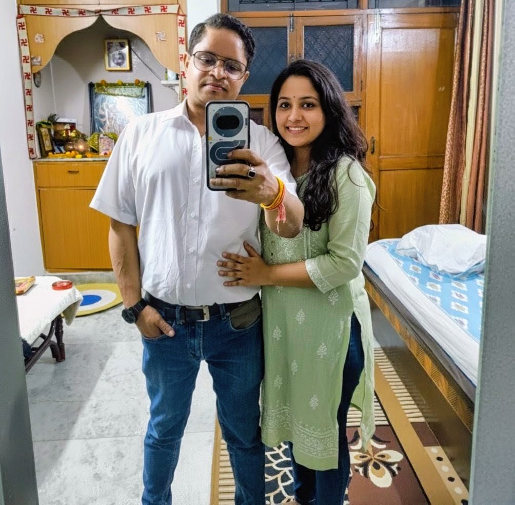 VinaayakAi05's tweet photo. Mirror Selfie Part-2, yeah I was not alone in the room. 😆😘
#femalecompanion #adultsyetkids https://t.co/7WoDTdpmfI