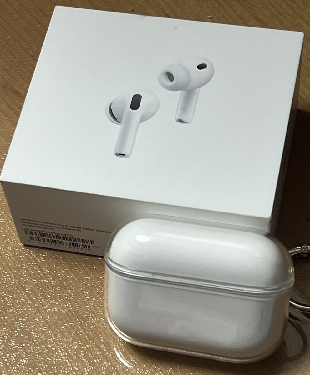 先日、iPhone17の実機を確認しようとApple Store丸の内店に行ったら、なぜかよくわからないけど表参道店で娘のAirPods pro3を買って帰ってきました。

どうしてこうなった…？