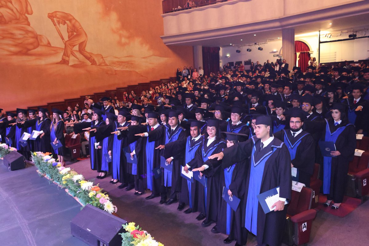 La educación es motor de transformación y desarrollo para nuestra sociedad.🎓👏

El Pdte. <a href="/montelongo_raul/">Raul Montelongo Nevarez</a>, estuvo presente en la ceremonia de graduación de la <a href="/UNES_MX/">Universidad España</a>, donde una nueva generación de profesionistas se integra al sector productivo con talento y compromiso.