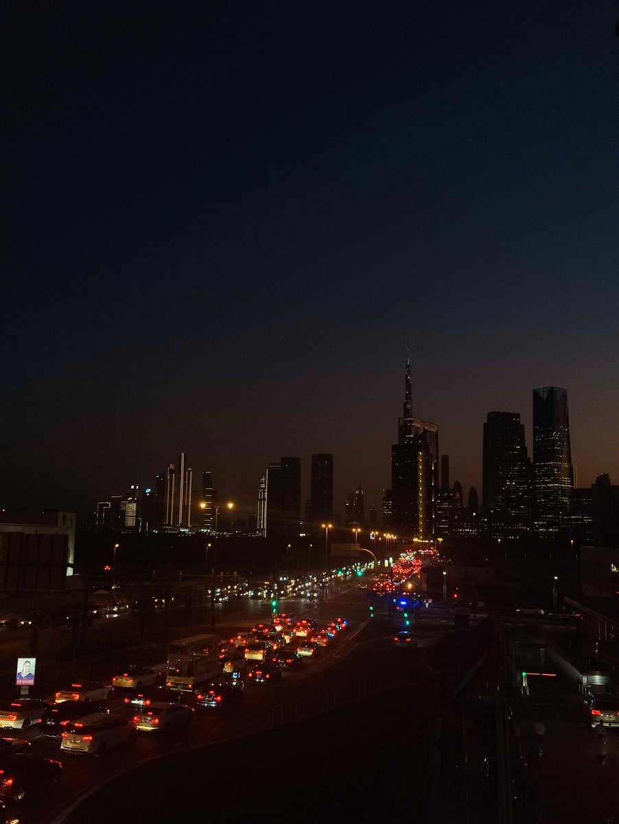 ManishJohari8's tweet photo. City Lights #Dubai
#theme_pic_world_cityscapes
#oneplus9pro https://t.co/rrq6DddHaQ