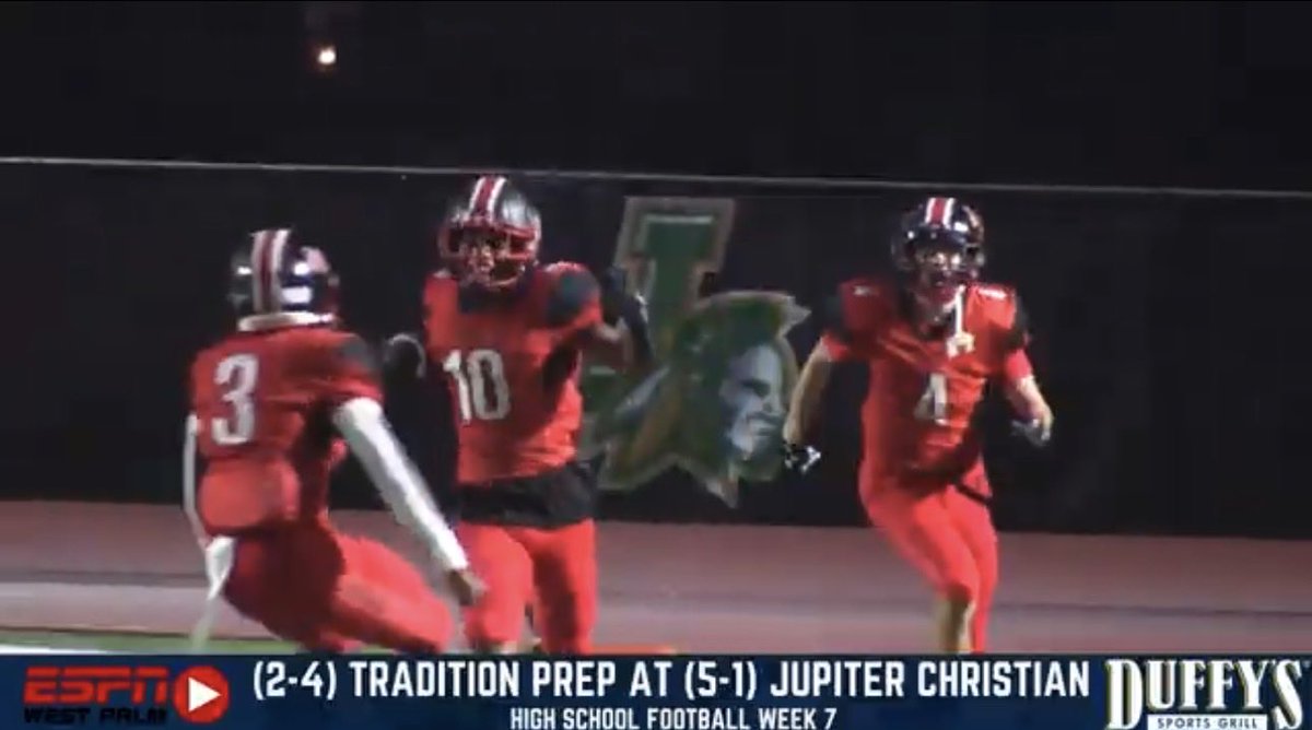 SarahRodriguez's tweet image. All three of my boys captured in the same frame celebrating TK’s TD! My mom heart is 🥰. 3️⃣ - 4️⃣ - 🔟