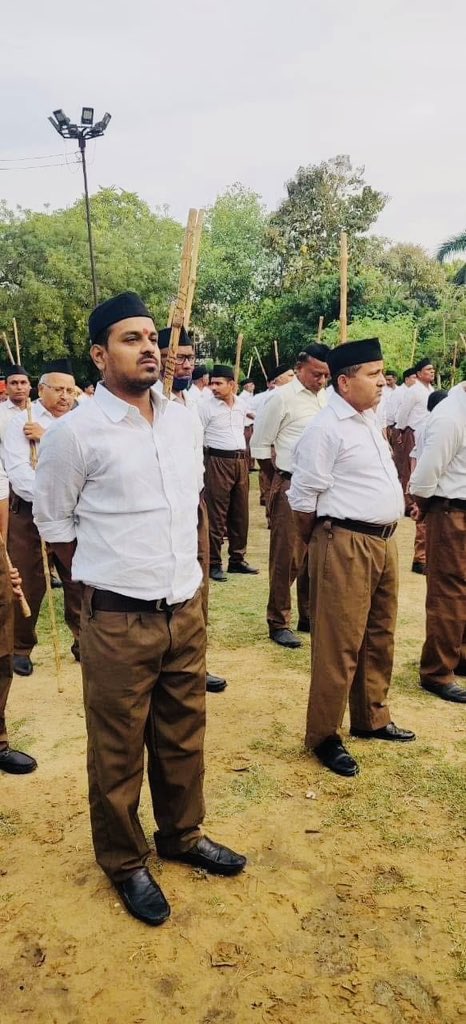 RajShekharIN's tweet photo. 𝐔𝐧𝐢𝐭𝐢𝐧𝐠 𝐈𝐧𝐝𝐢𝐚’𝐬 𝐩𝐮𝐥𝐬𝐞! 🇮🇳

From farmers to youth, education to environment, the RSS Vichar Parivaar shapes society across every field. 

Together, building a stronger India! #RSS100Years https://t.co/D9GaP33t1r
