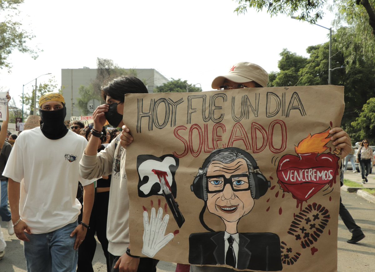 alinest__'s tweet photo. No olvidamos. No olvidaremos. Porque mientras haya memoria, hay resistencia. Y mientras haya resistencia, hay futuro.

Mi cobertura de hoy: 

#2DeOctubreNoSeOlvida https://t.co/QtzXV0PDa4