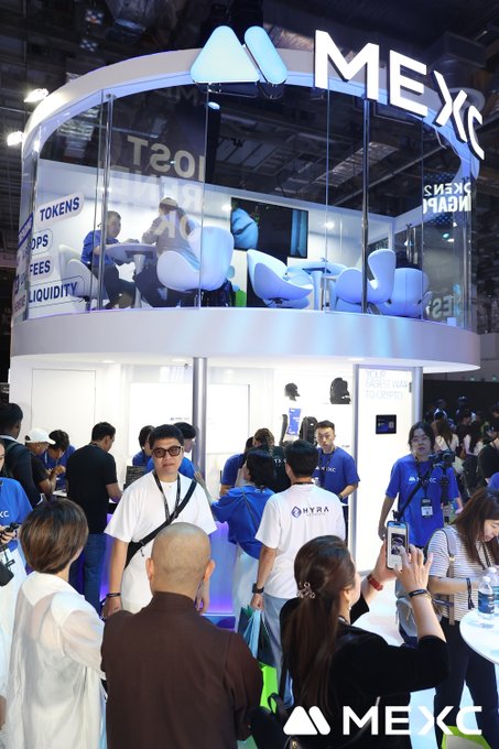 MEXC_ID's tweet image. ✨ Recap Booth MEXC di #TOKEN2049 🎊
Dua hari full vibes asik, merch ludes diburu, dan keluarga besar MEXC rame-rame hadir kasih support 💚

Terima kasih banyak @token2049 dan semua yang udah jadi bagian dari keseruan ini 🙌
Sampai ketemu lagi di event berikutnya 🚀…