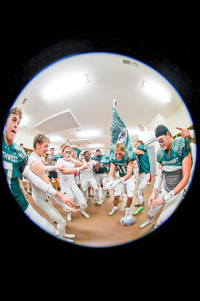 Barstool(BOYS BASKETBALL CHAMPS)HAWKS tweet media