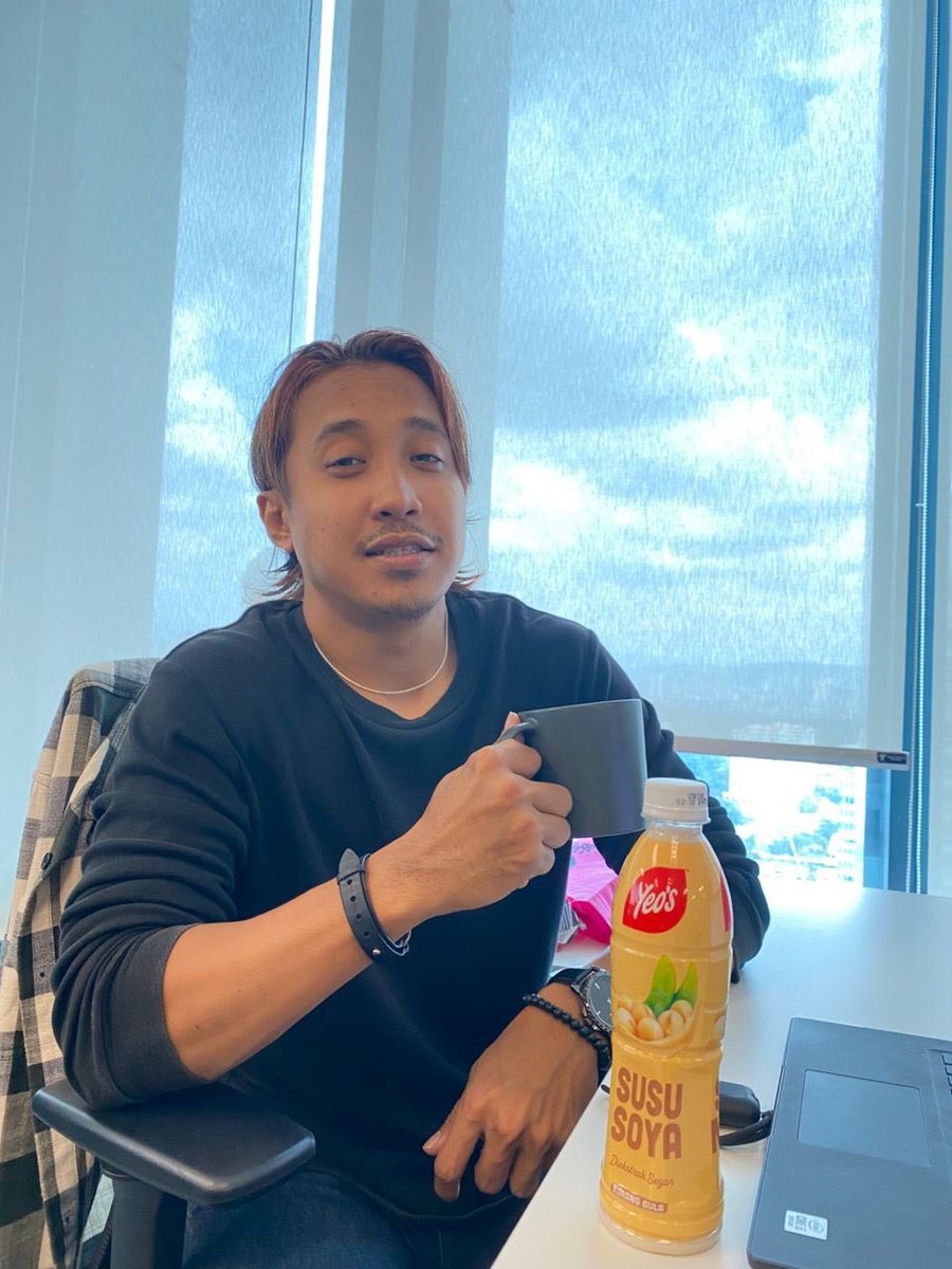Duboss97's tweet photo. Susu soya brown sugar ni one of my fav , kalau minum air Yeo's kena ajak member sekali baru syiokk 🤣👍🏻 kang kata tk ajak #yeosmy https://t.co/qpr2OO1NyL