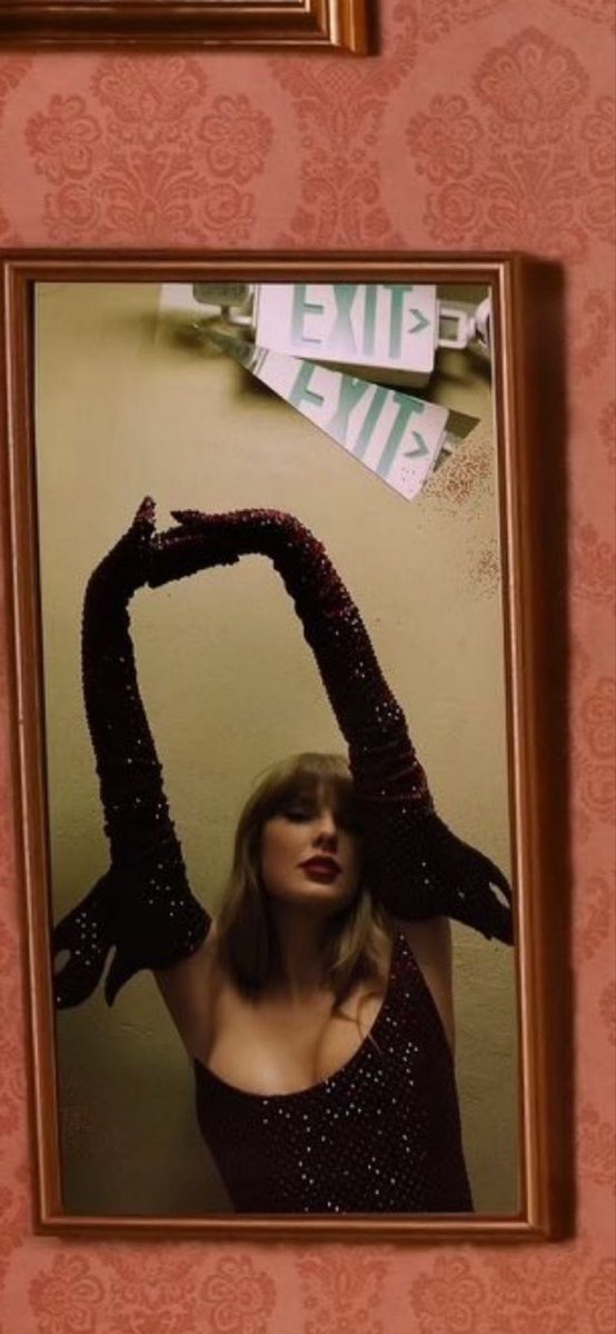 MusicWorldTay's tweet photo. Follow me and interact with this tweet to be added to a The Life Of A Showgirl release party group chat! https://t.co/rl7OqhMruz