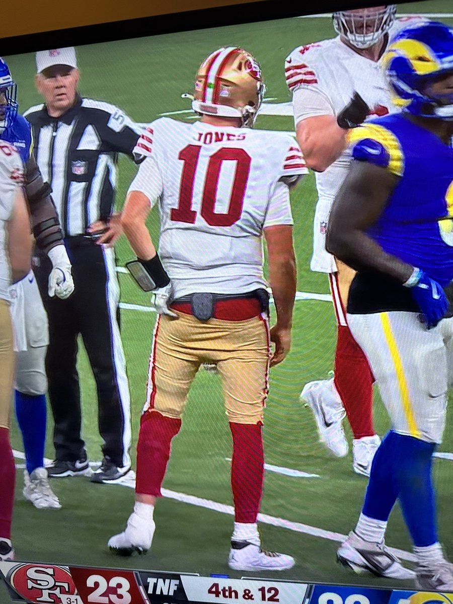 facildineroluke's tweet photo. Peak male athleticism on full display tonight 🙌🏽🙌🏽🙌🏽 https://t.co/YnaSIGvbLh