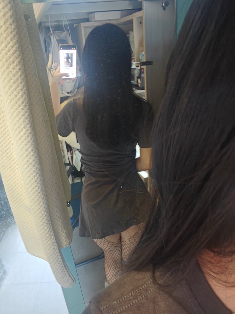 今天穿这个出门啦，刚穿上就湿了 #反差婊 #眼镜婊 #女研