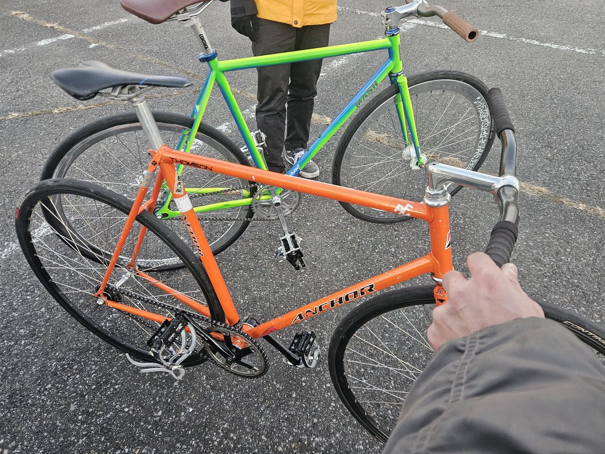 たかお tweet media