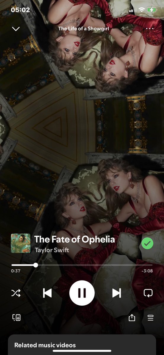 nymphrosi's tweet photo. THE VISUALS HELLO???????? #TaylorSwift #TSTheLifeOfAShowgirl https://t.co/riZQPY15wK