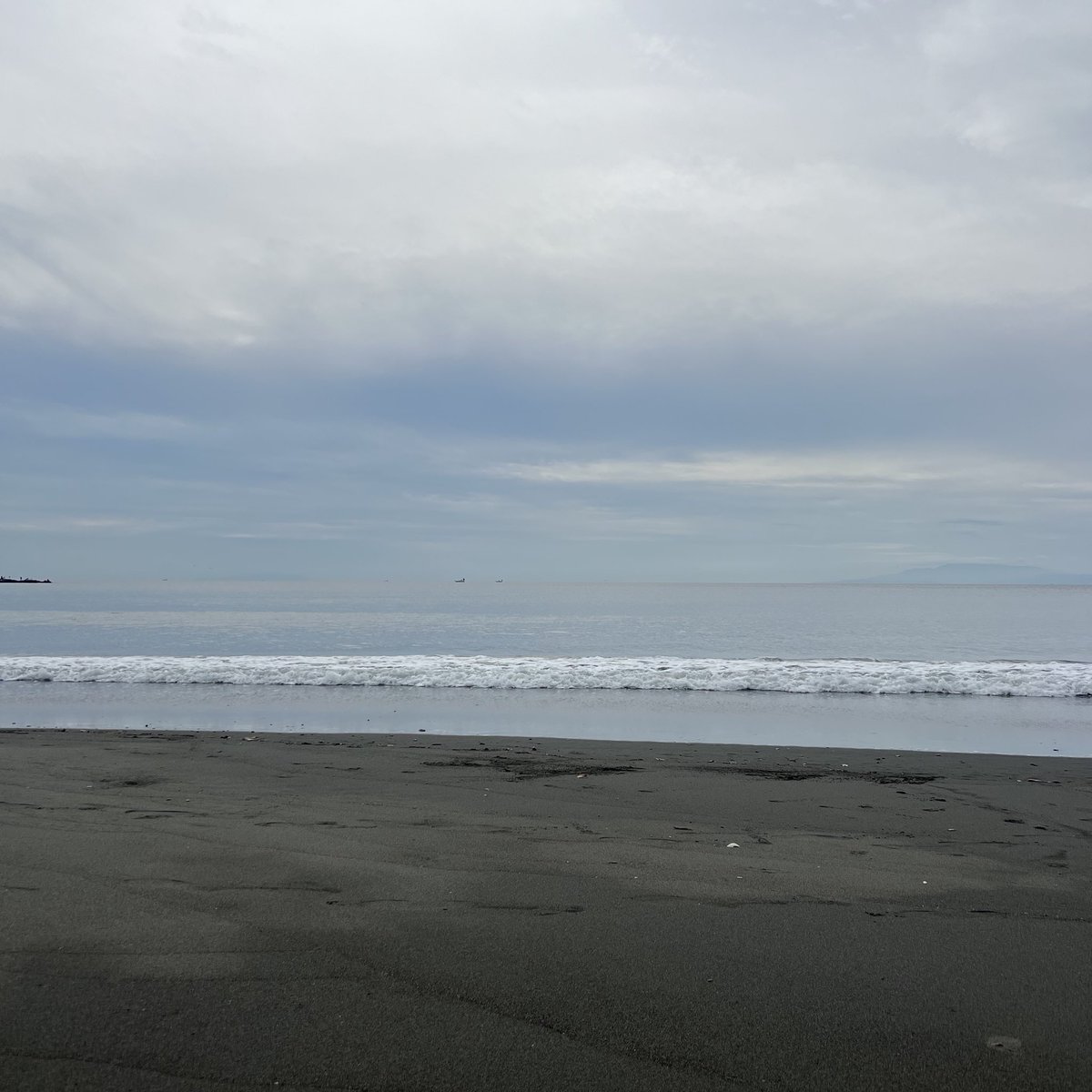 今日は波なし私の心も早く凪になれ〜無理ぃ〜笑笑