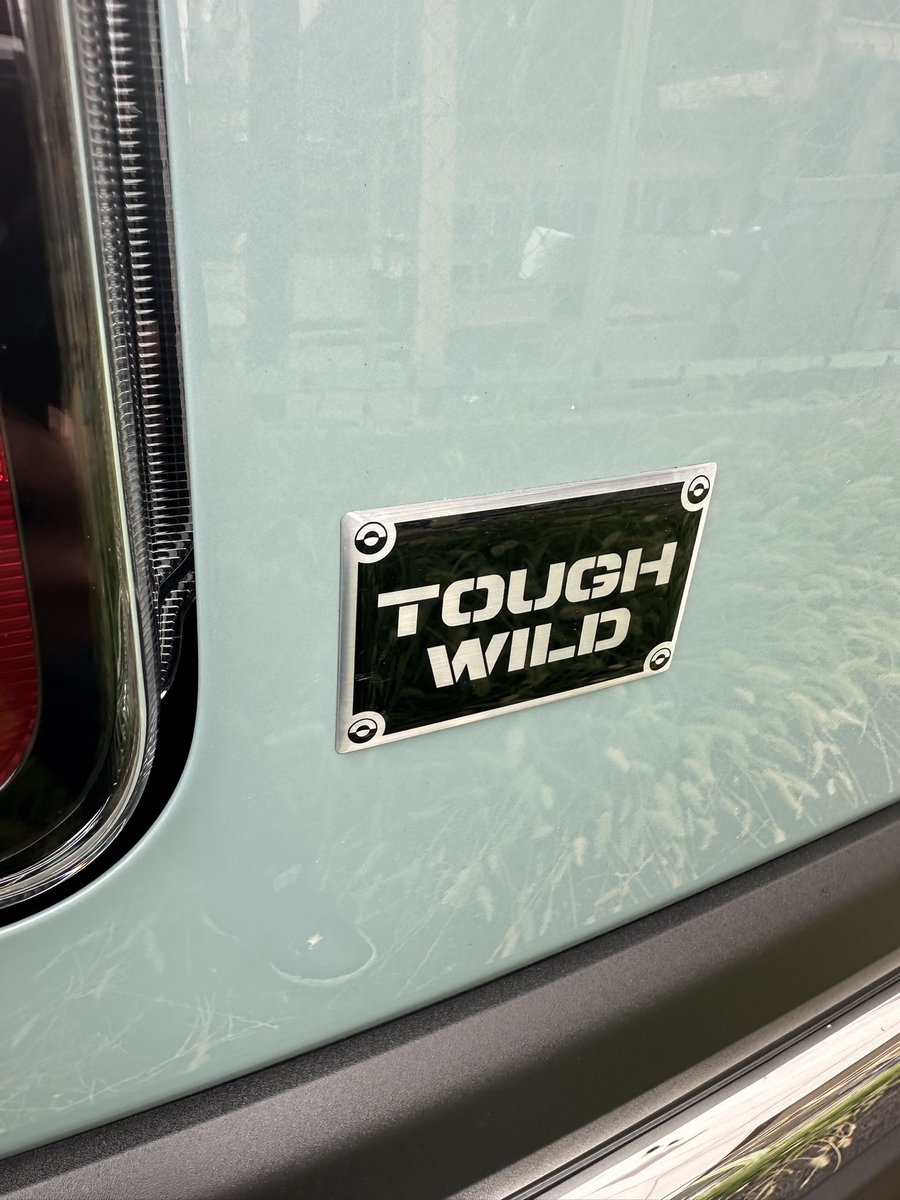 kyousuke1222's tweet photo. 報告

本日、念願の新車購入しました！🚗
ハスラータフワイルド 二駆ターボ✌️
めちゃくちゃ広い乗りやすい‼️
今日は寝不足やけどテンション爆上がり。
よろしく相棒(* • ω • )b https://t.co/jZVIMdIYgM