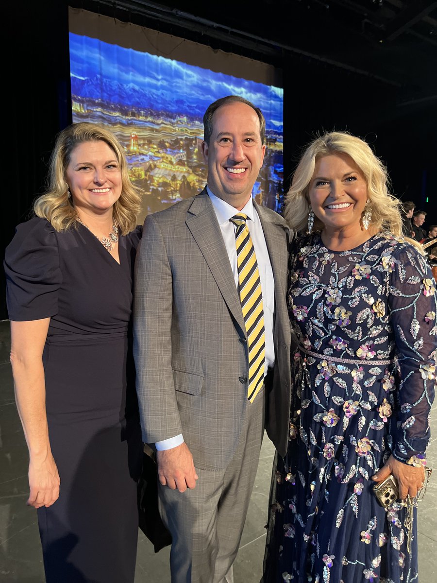 RepWhyte's tweet image. Tonight’s UV50 was a gathering of the top 50 companies in Utah Valley and they were impressive. Congrats to the captains of industry and entrepreneurs who help drive the Utah economy. Our vibrant economy comes from hardworking and innovative Utahns and business friendly policies.