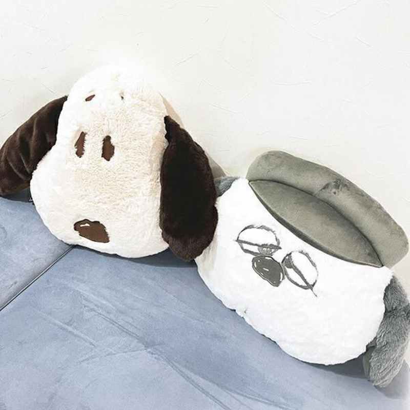 スヌーピーのフェイスクッション。寝室やリビング、仕事部屋