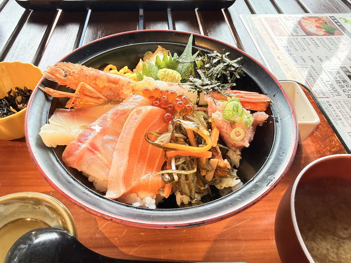 yamakentoc's tweet image. 近くに美味しい北海道のレストランがあったものでつい...
 #hakodate_swift