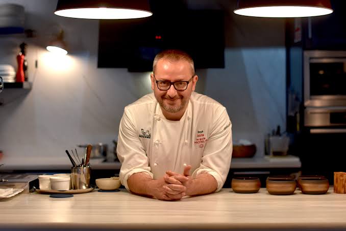 Enhorabuena a <a href="/sanchez_jaen/">Pedrito</a> de <a href="/Baga_Jaen/">Bagá.</a> por el cuchillo  obtenido en <a href="/TheBestChef_/">The Best Chef Awards</a> #2025 celebrado en Milán, donde se ha galardonado a los mejores cocineros del mundo #TheBestChefAwards