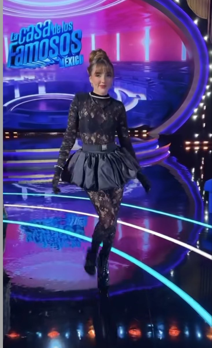 Mismas vibras… Y en el día del divorcio 🫢

REENCUENTRO CON ELAINE