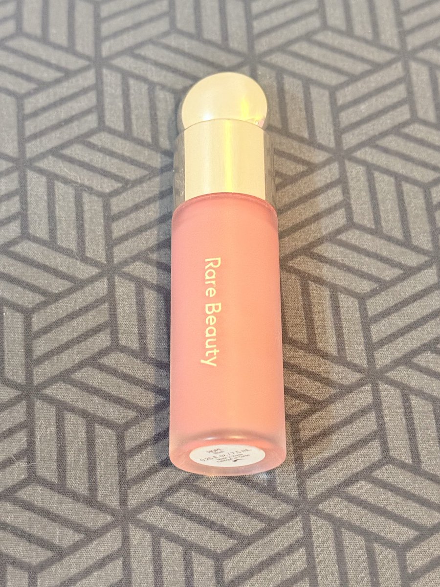 reiusaq's tweet photo. ส่งต่อ rare beauty สีhope ~50-60%
320.-รสค่า💓 https://t.co/D4FoofSUft