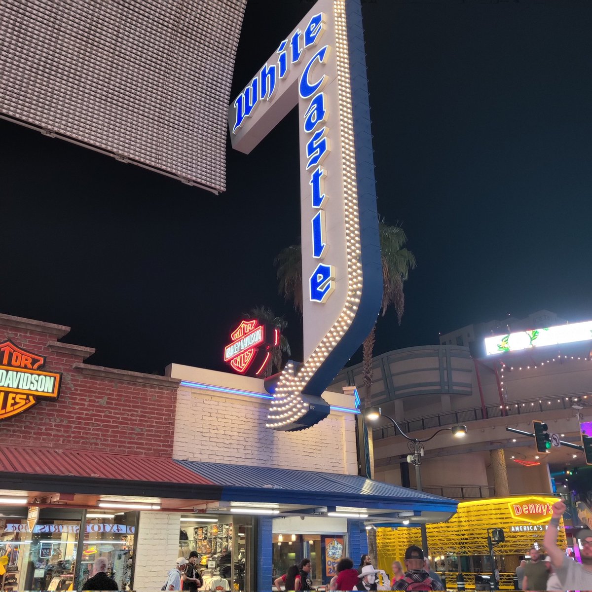 Yezzir
<a href="/WhiteCastle/">White Castle</a> 
<a href="/FSELV/">Fremont Street Exp</a>