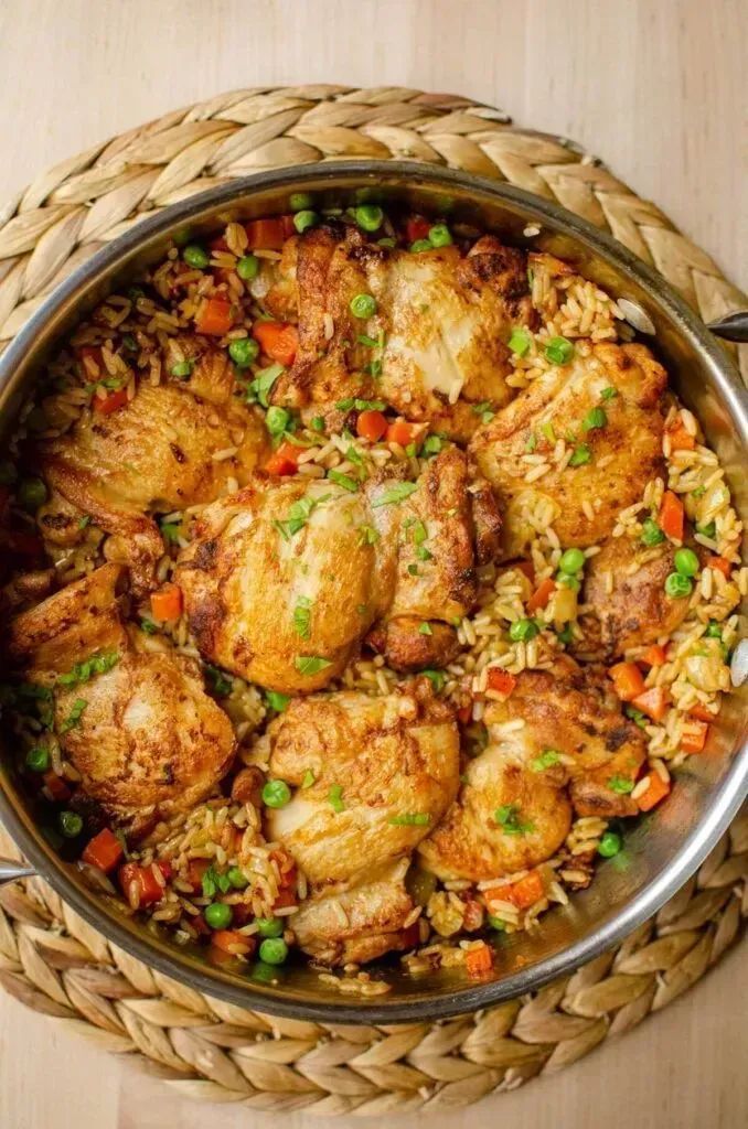 Living_Lou's tweet image. One pot chicken and rice - incredibly easy! 

RECIPE: buff.ly/3Eens6H
#cooking #chicken