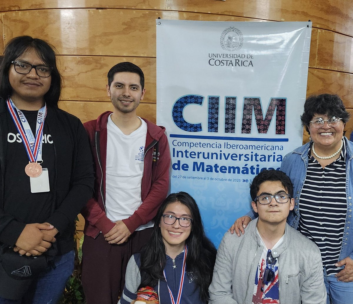 chacon_anabelle's tweet photo. Barrio querido, aquí para informarles que conseguimos medalla de plata y bronce en la XVII Competencia Interuniversitaria Iberoamericana de Matemáticas,  gracias al auspicio de la @USFQ_Ecuador. https://t.co/fviuBVMRPO