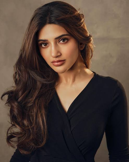 SonuKum00171039's tweet image. #Sreeleela replaces #JanhviKapoor in #Dostana2

#VikrantMassey and #Lakshya to play the main male leads.✅