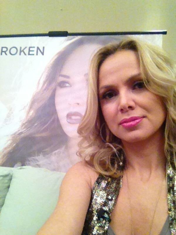 stayIovatic's tweet image. que álbum água com açúcar mds