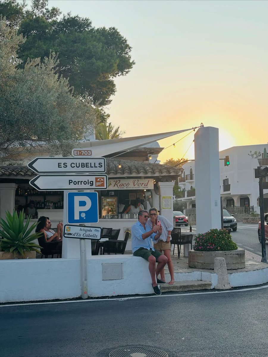 Ibiza_Travel's tweet photo. 🏝️ Más allá de playas y calas, Ibiza también es esto: plazas llenas de vida local y pueblos con encanto como Sant Josep.

📸 ¿Qué rincón ibicenco te transmite más paz?

📸: @visitsantjosep https://t.co/q7VUBI79Rl
