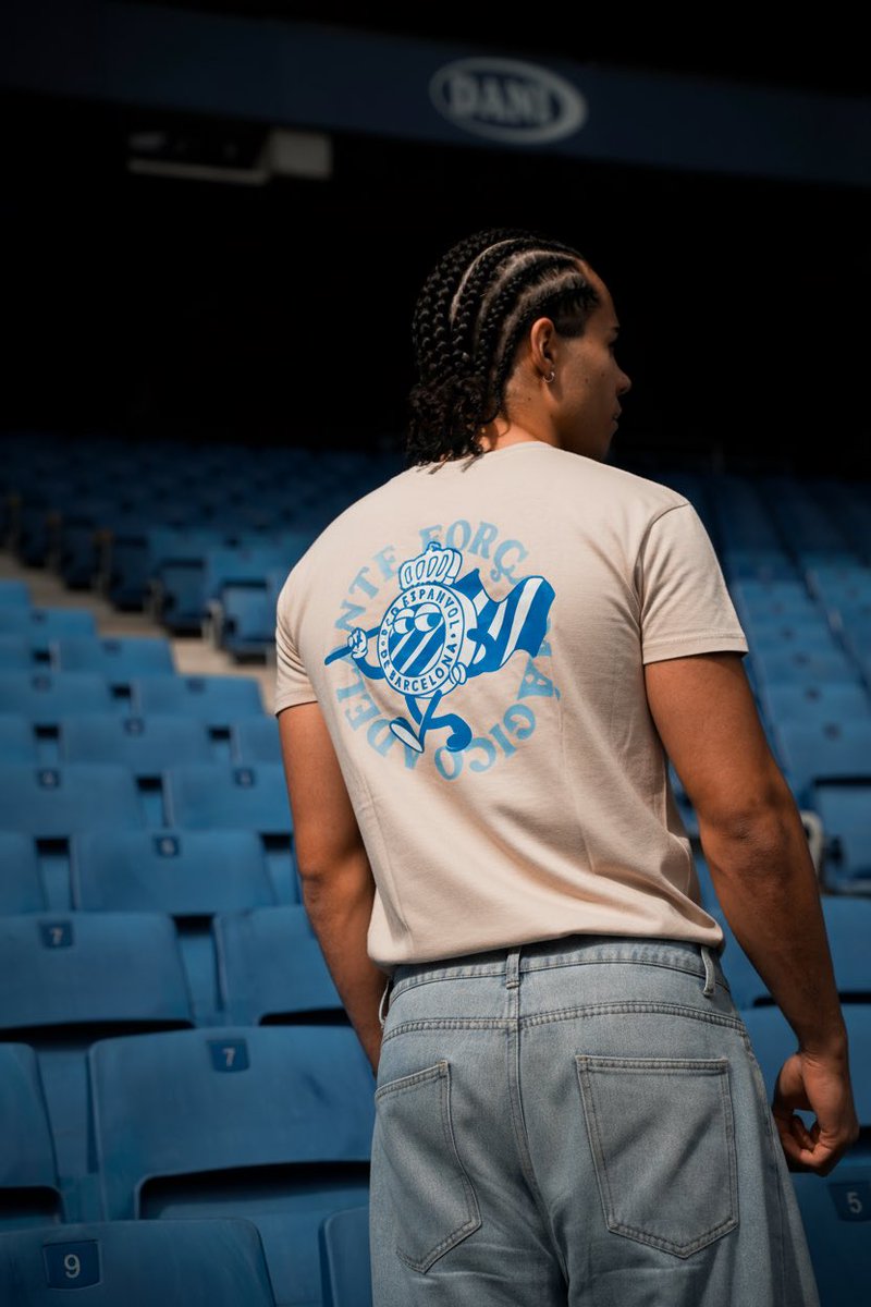 ¿Qué os parece la nueva colección casual de nuestro <a href="/RCDEspanyol/">RCD Espanyol de Barcelona</a> x <a href="/gambeashop/">GAMBEA</a> ? #RCDE 🤍💙