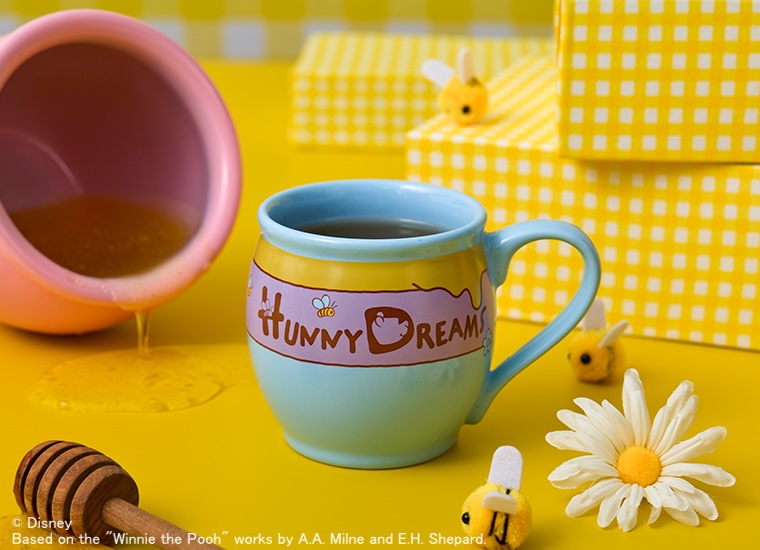 ohmycafe_info's tweet photo. 🍯「くまのプーさん」OH MY CAFE 💛

【メニューのご紹介】
＼ホットコーヒー、ホットティー、ホットミルク／

ホットコーヒーとホットティーはデカフェです☕️
オリジナルマグカップでご提供します✨

※マグカップは追加料金でご購入いただけます

https://t.co/21fRgUtbhY
#OHMYCAFE #くまのプーさん https://t.co/PPvntn9HQZ