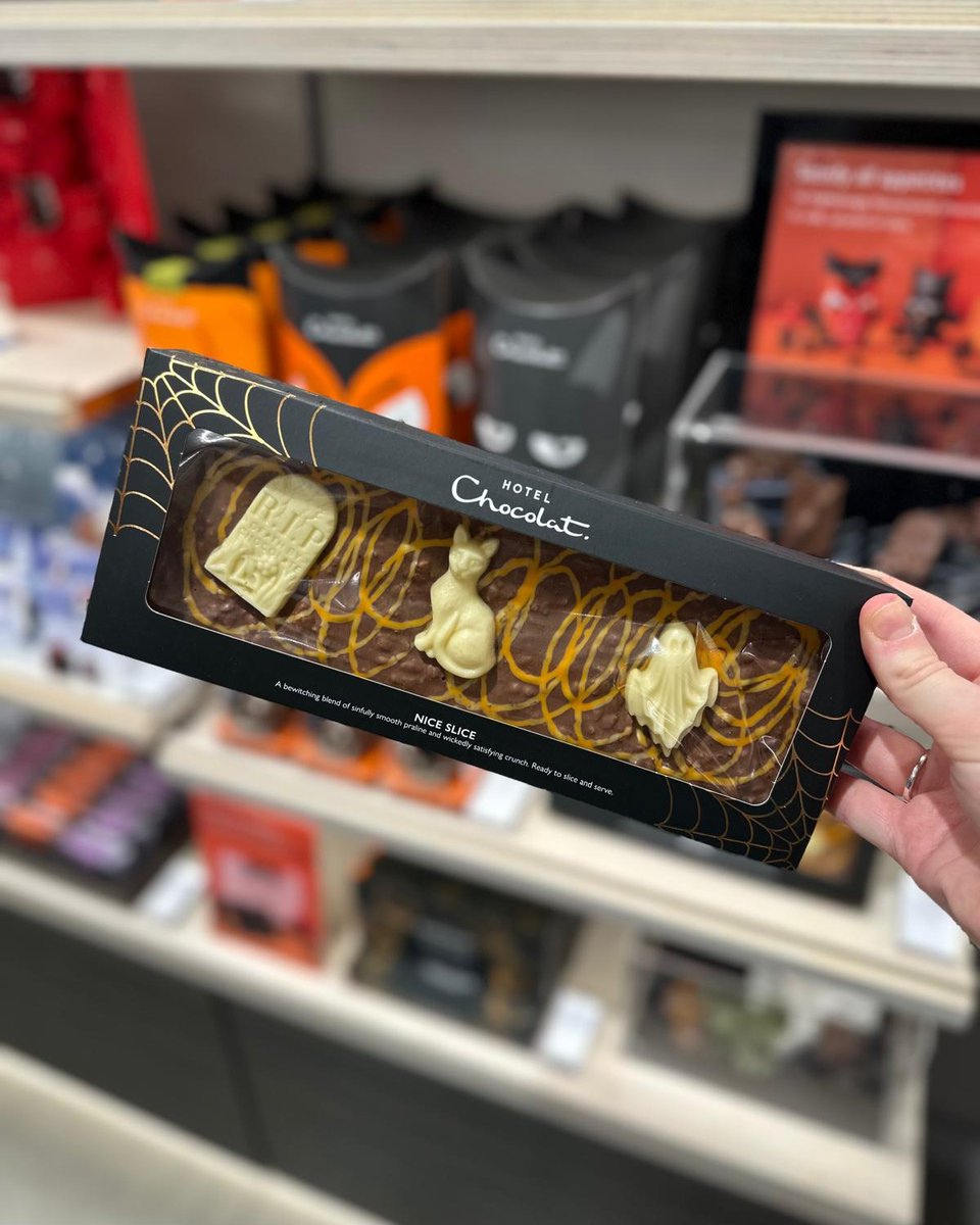 County Mall Crawley tweet media