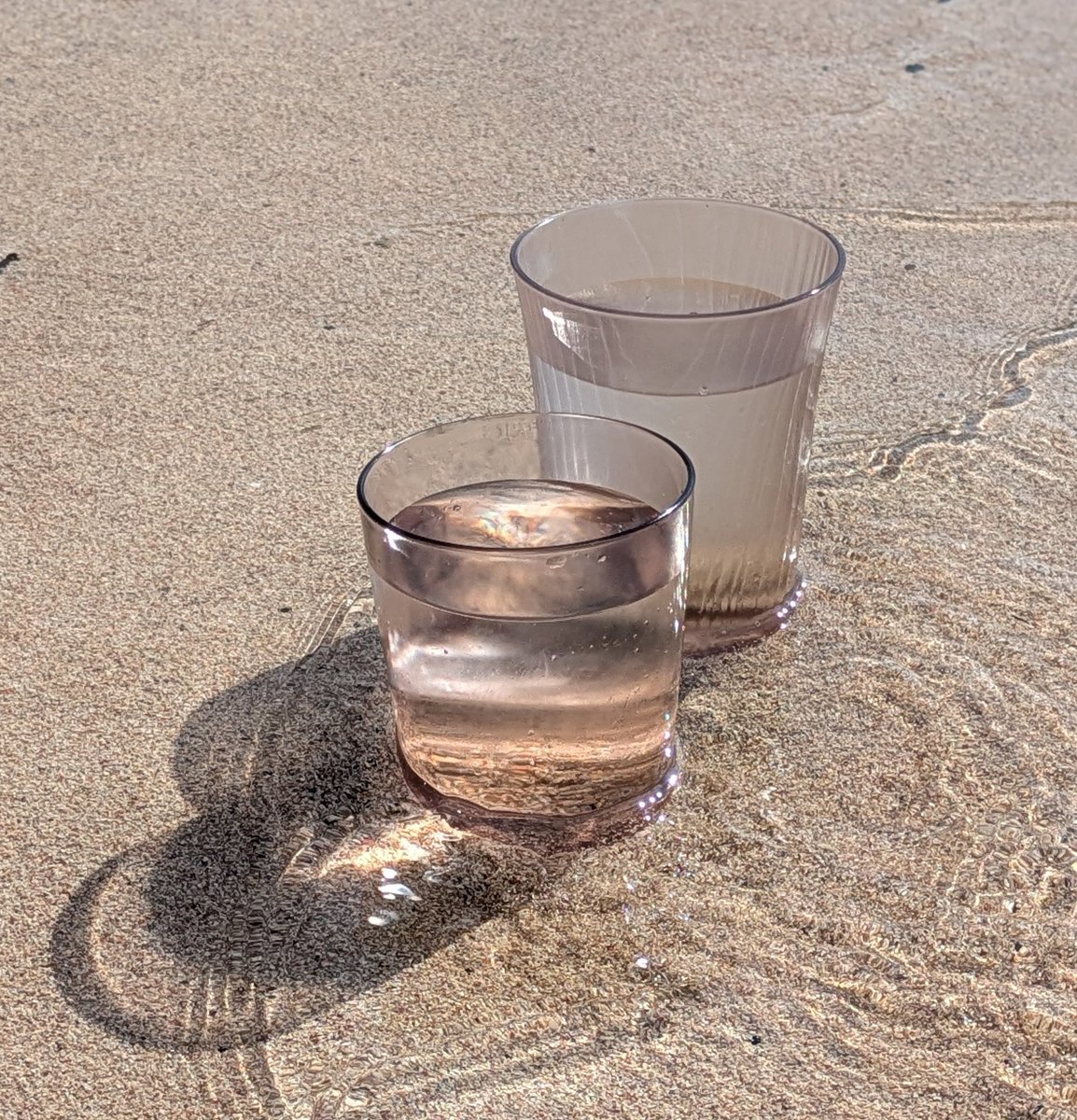 koharaactnow's tweet photo. \日本初!海に還るKAELOOP/
新たなスタイルを提案。
植物や酢酸(お酢)などからできたバイオマスプラ、酢酸セルロース樹脂を使用。
高強度、抗菌で長く使えます。
万が一、海に流出しても微生物が分解してくれます。
#KAELOOP
#地球に還るやさしいカタチ
詳しくは↓
https://t.co/psDQZ9o5og https://t.co/7tG6L4h55i