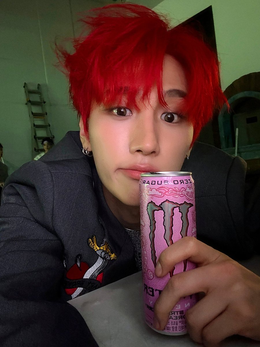 jjunbaes's tweet photo. why so unnie here https://t.co/IDoU8F88Um