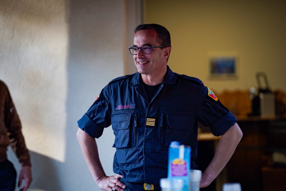 riisc_7's tweet image. [ Journée mondiale du sourire ]😁⛑️🪖

À l’occasion de la journée mondiale du sourire, les sapeurs-sauveteurs du 7e RIISC partagent leurs plus beaux sourires !