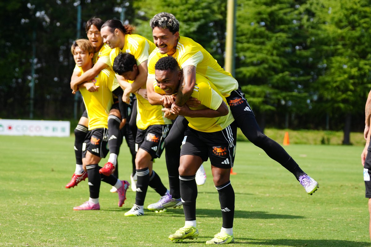 adidas ベガルタ仙台サッカーウェア 黒 adidas アディダス ベガルタ仙台 トレーニングウェア - メルカリ