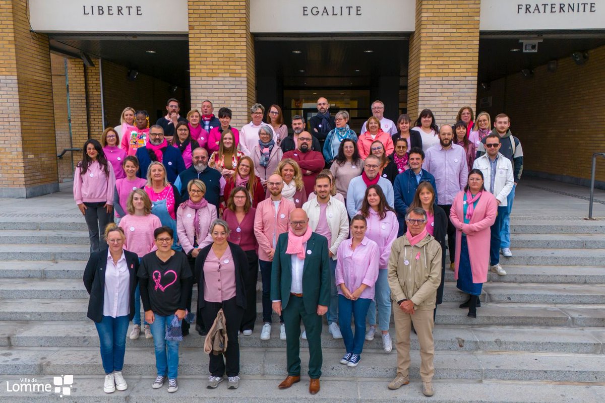 Avec les agents et élus de la ville, mobilisés pour octobre rose et contre le cancer. Soyons absolument déterminés pour soutenir la prévention, la recherche et les soins.