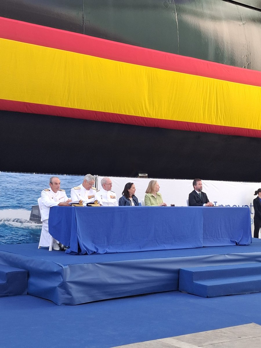 Armada_esp's tweet photo. 📆Ya esta todo listo, para la puesta a flote del S-82 "Narciso Monturiol".
⚙️ Pero antes asistimos al acto de aceptación que simboliza un nuevo hito en la construcción naval española.
#SomosLaArmada ⚓️🇪🇸 https://t.co/UNnAoBHDkQ