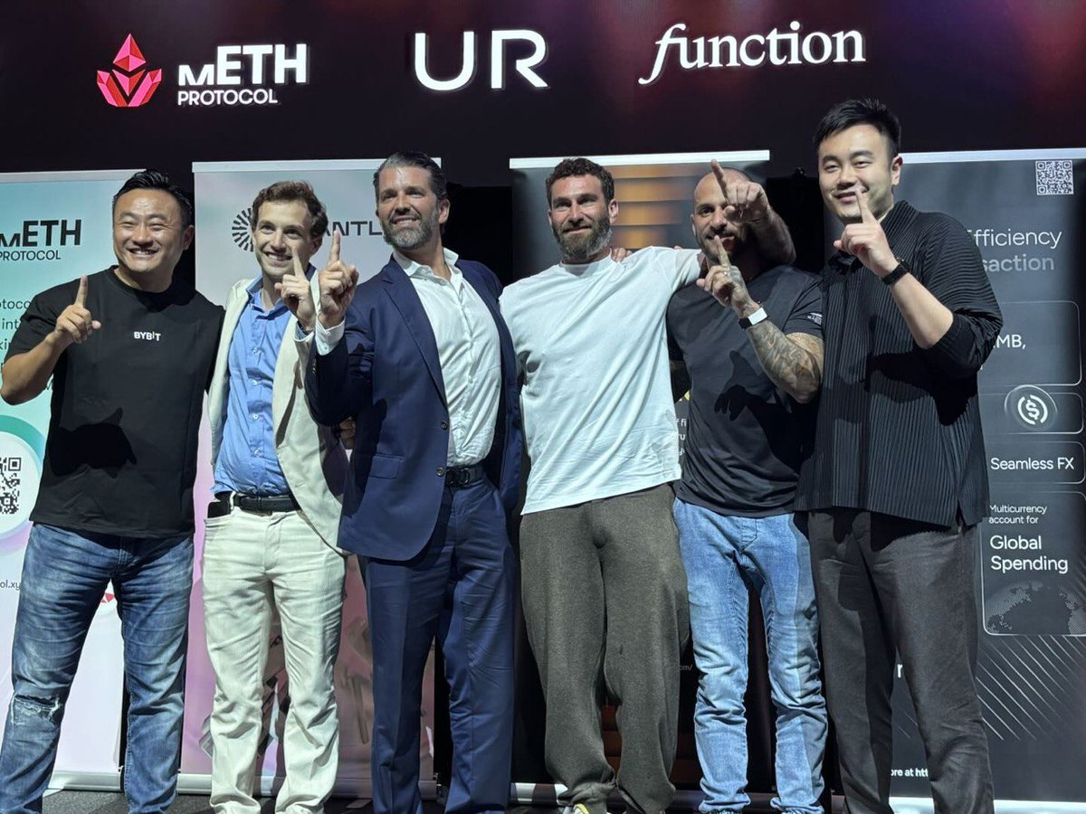 FunctionBTC's tweet image. It was a pleasure to join @worldlibertyfi, @ChainforGood, @mETHProtocol, @UR_global, @Mantle_Official, and @Bybit_Official on stage at the Mantle Mixer this week during Token2049.
@bozhangles, Head of Institutional Strategy at @Function shared our vision going forward:โฆ