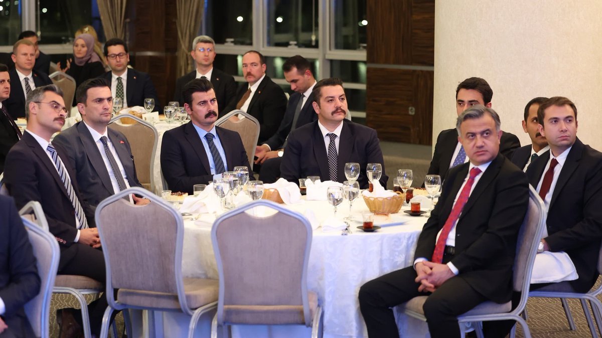 Bakan Yardımcımız Sayın <a href="/turanbulent/">Bülent TURAN</a>'ın katılımlarıyla 110.Dönem Kaymakam adaylarımızla, görev yapacakları ilçelere gitmeden önce bir “uğurlama buluşması” gerçekleştirdik.

Aziz milletimizin huzur ve güveni için Kaymakam adaylarımız, ülkemizin dört bir yanında milletimize hizmet