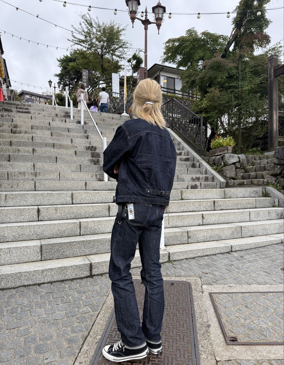 fromsky13's tweet photo. 普通なんだけど普通にかっこいいんよな...

LEVI’S S506XX 1944
LEVI’S S501XX 1944
Converse Addict Chuck Taylor https://t.co/90SloJHSzq