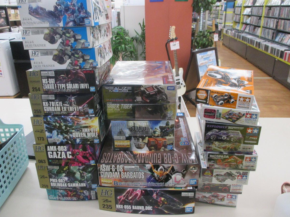 HO21139's tweet photo. #ガンプラ 、ミニ四駆 買取させて頂きました。
プレバン、ガンダムベース商品高価買取強化中！
#オフハウス高知高須店 #オフハウス #高知 https://t.co/QWujRRekM4