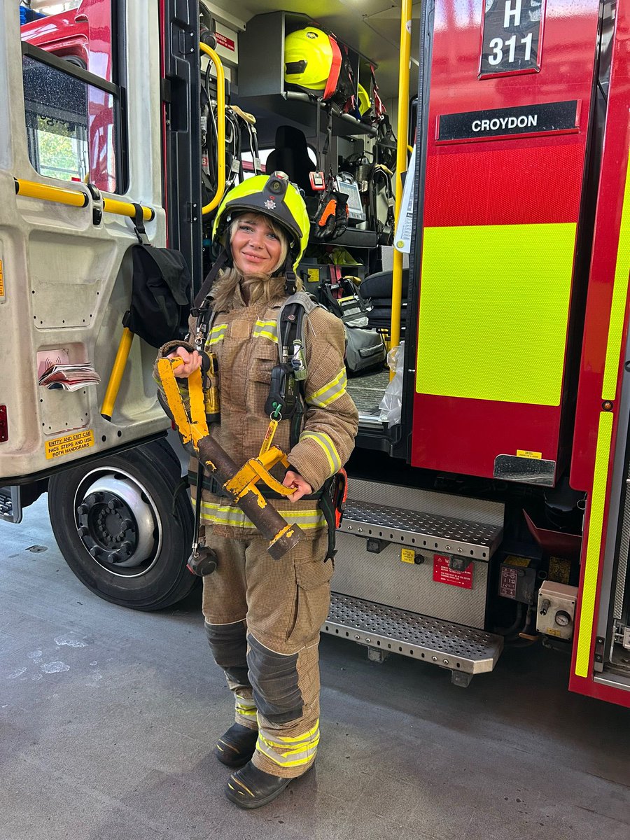 Poppy 🍒 tweet media