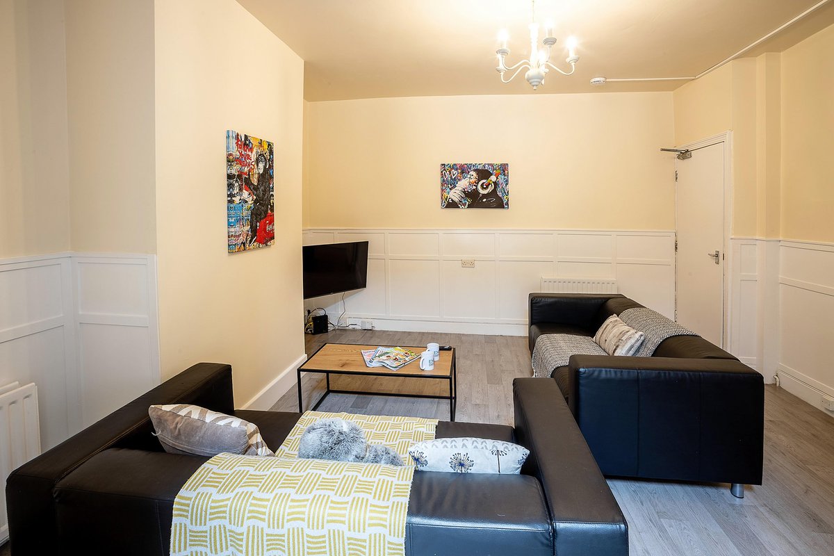 EdgeStudentsHD1's tweet photo. ✨READY TO LET NOW!✨

52 Somerset Road - double bedroom is available within this 5 bedroom home close to @huddersfielduni 

£105 per week. ALL BILLS INCLUDED!

We only have this and one other option for individuals still looking for a home whilst studying @huddersfielduni https://t.co/MXfhZObugj
