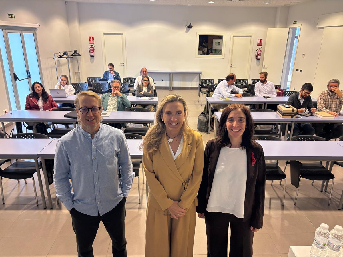 Clúster ARIC (@clusteraric) on Twitter photo 💡La ARIC impulsa el debate en La Rioja para industrializar la construcción con inversiones accesibles
🏗️Jornada de Industrialización con <a href="/lariojaorg/">Gobierno de La Rioja</a> <a href="/garnicaplywood/">Garnica</a> #auar <a href="/UNIRuniversidad/">Universidad Internacional de La Rioja (UNIR)</a> <a href="/BuildinnCluster/">BUILD:INN, Basque Construction Cluster</a> #construyendoconstrucción #industrialización
clusteraric.com/la-aric-impuls… 💡La ARIC impulsa el debate en La Rioja para industrializar la construcción con inversiones accesibles
🏗️Jornada de Industrialización con <a href="/lariojaorg/">Gobierno de La Rioja</a> <a href="/garnicaplywood/">Garnica</a> #auar <a href="/UNIRuniversidad/">Universidad Internacional de La Rioja (UNIR)</a> <a href="/BuildinnCluster/">BUILD:INN, Basque Construction Cluster</a> #construyendoconstrucción #industrialización
clusteraric.com/la-aric-impuls…