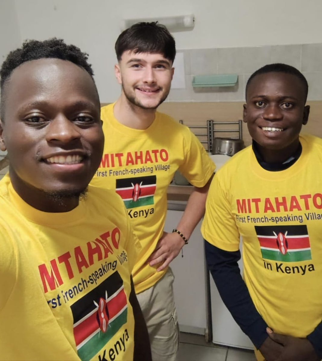 MitahatoFrench's tweet photo. Kenyan Gen-Zs selling the Mitahato initiative in France!👏👏🇰🇪🇰🇪🇰🇪🇨🇵🇨🇵🇨🇵🇨🇵 https://t.co/SELTFfWJn8