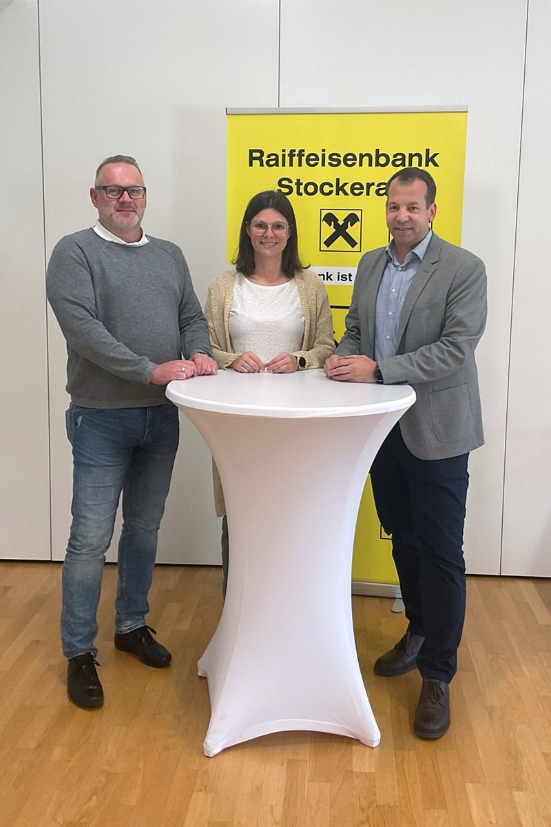 uhcstockerau's tweet photo. Neue Partnerschaft besiegelt 🤝
Tradition trifft Zukunft: Raiffeisenbank Stockerau und UHC Stockerau - gemeinsam in die nächsten 40 Jahre
"Die Kooperation ist so spannend wie der Handballsport selbst …" 🤾‍♂️
https://t.co/8lxHlScFvj https://t.co/2qCofbPrgH