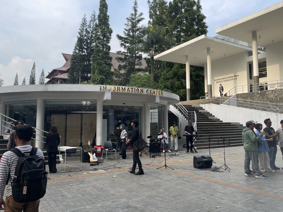 apresdisini's tweet photo. udah mulai cepat ramein sini ke information center sekarang 👀 https://t.co/cI97Vfvn5L