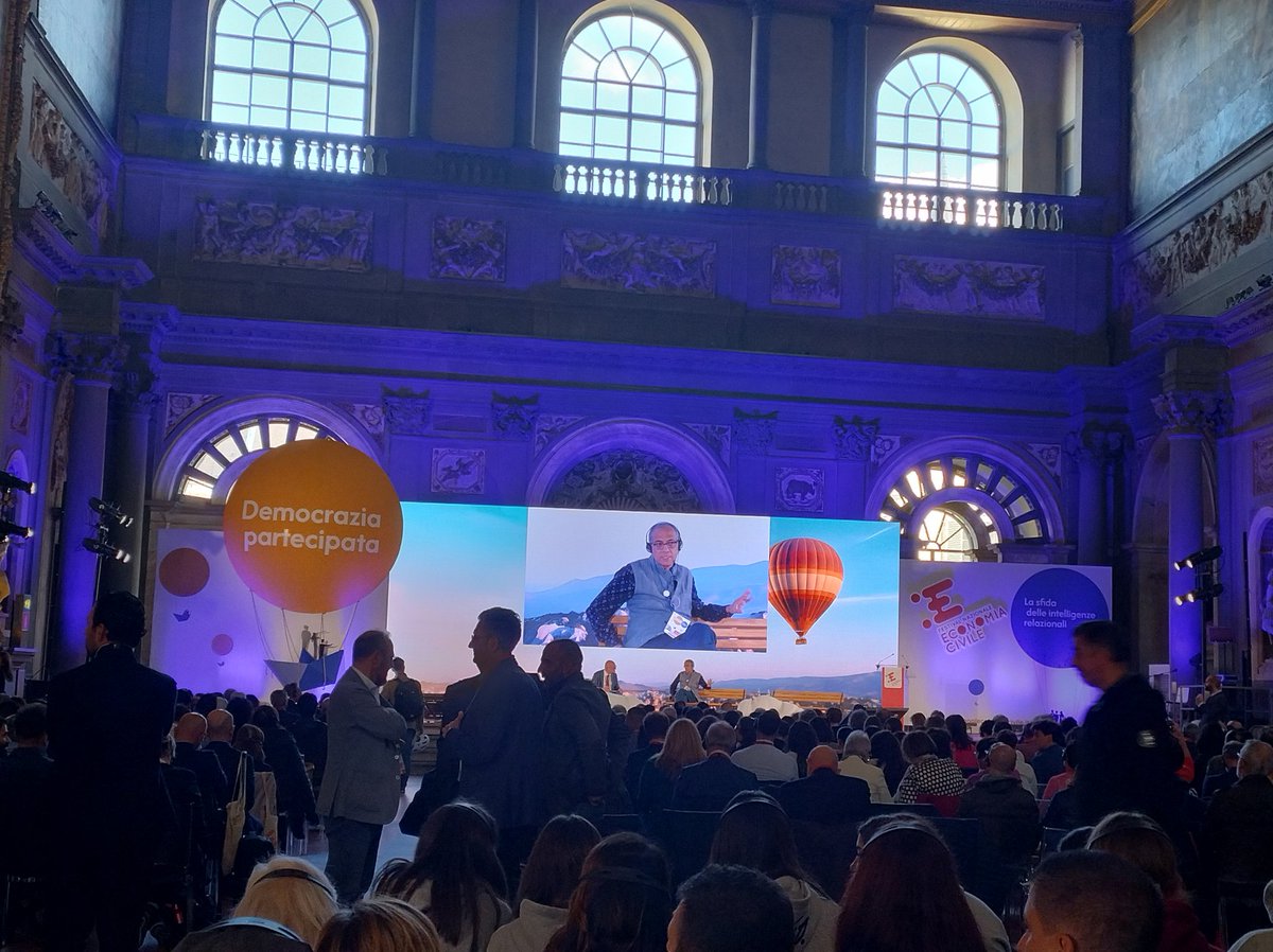 laltra_opinione's tweet image. #fnec #Firenze ci siamo !